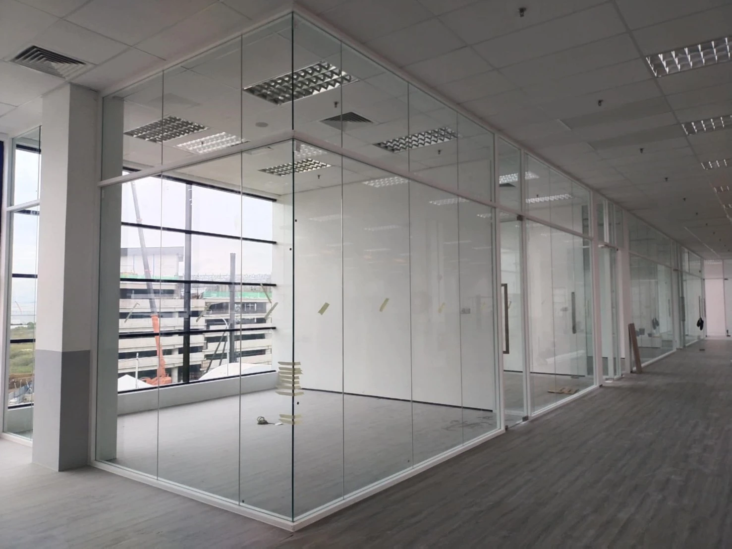 ผลงานติดตั้งอลูมิเนียมบนอาคารระดับลักชูรี